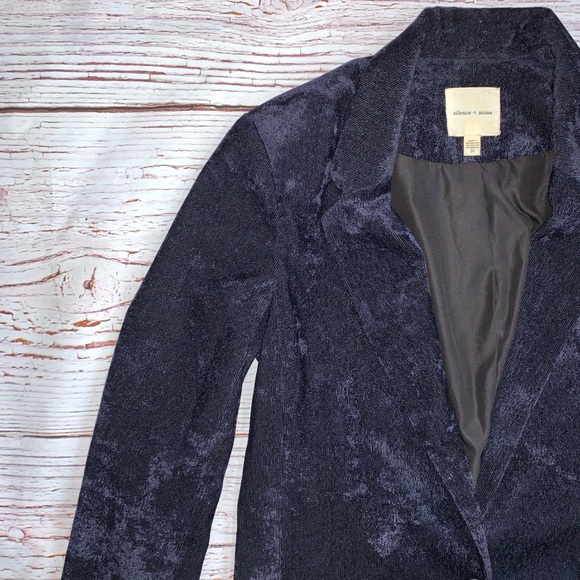 UO Silence + Noise Velvet Blazer Blue M - Picture 8 of 8